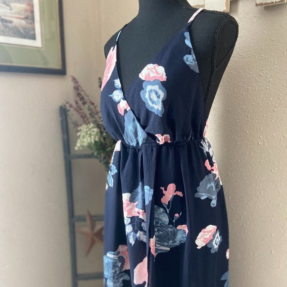 NWT Deep V Spaghetti Strap Navy Floral Maxi Dress by Simplee Plus 1XL - Picture 1 of 6